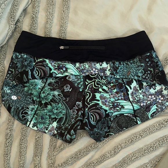 lululemon athletica Black and Green Athletic Shorts - Picture 1 of 4